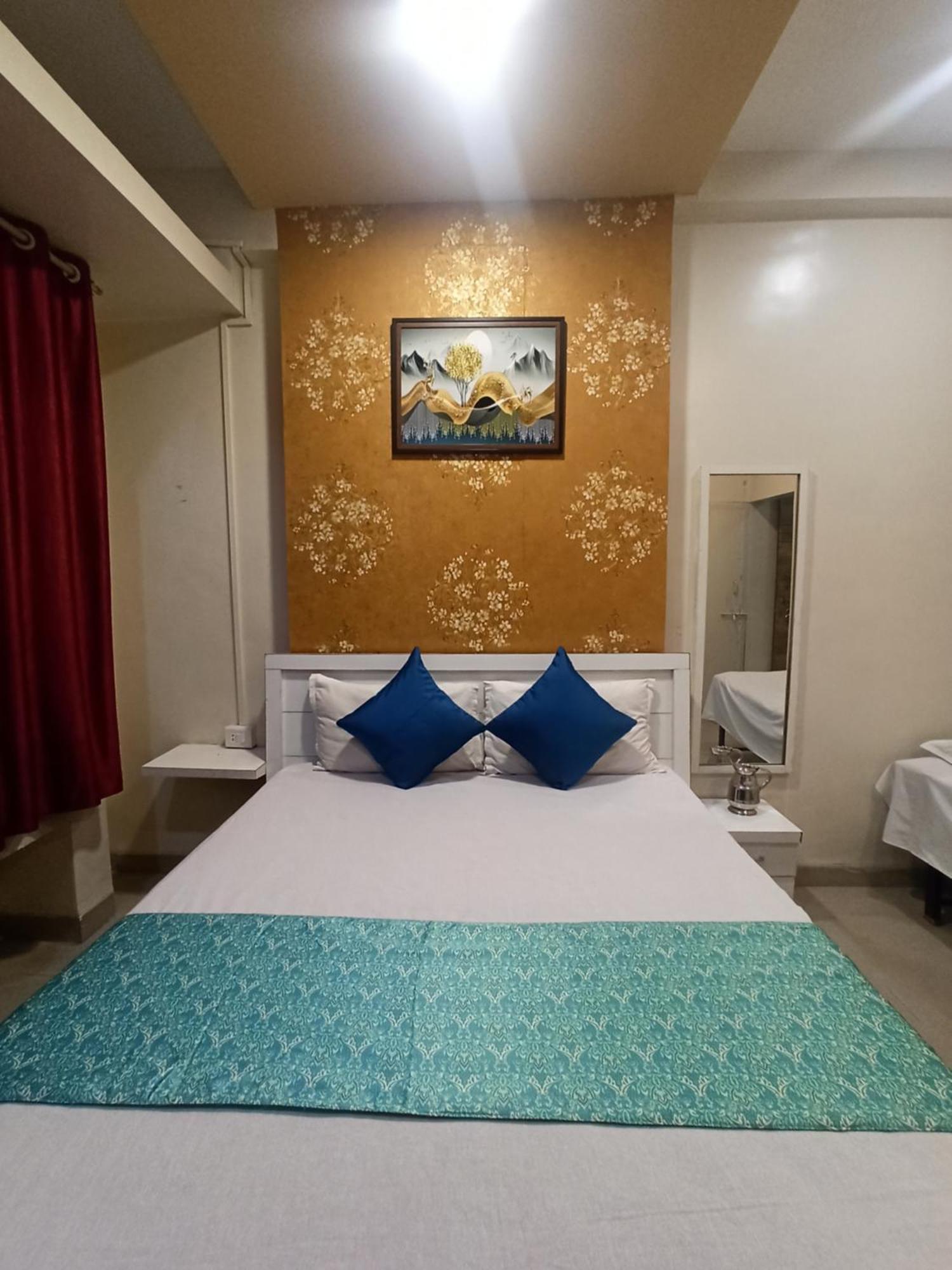 Malwade Motel Poona Buitenkant foto