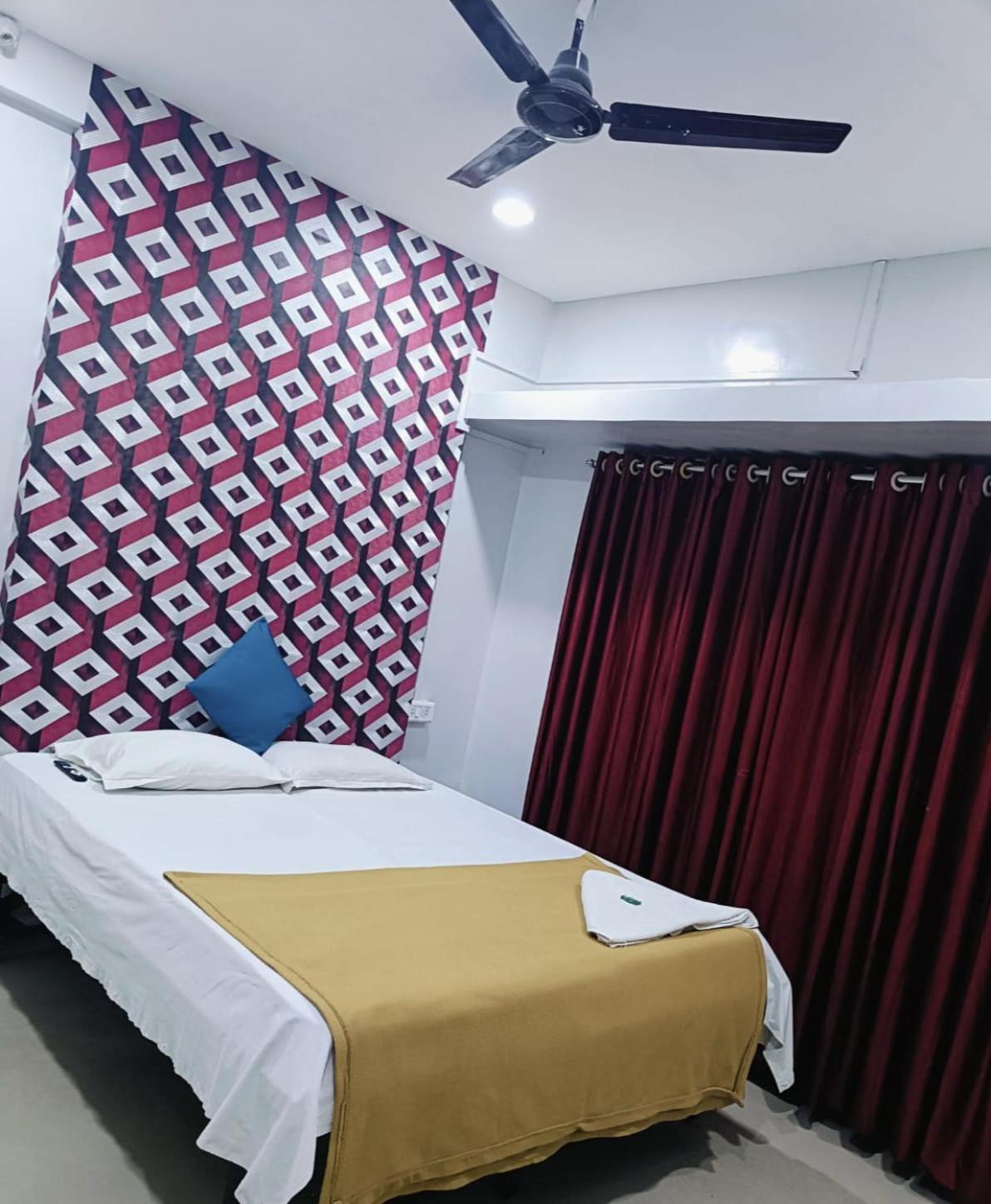 Malwade Motel Poona Buitenkant foto