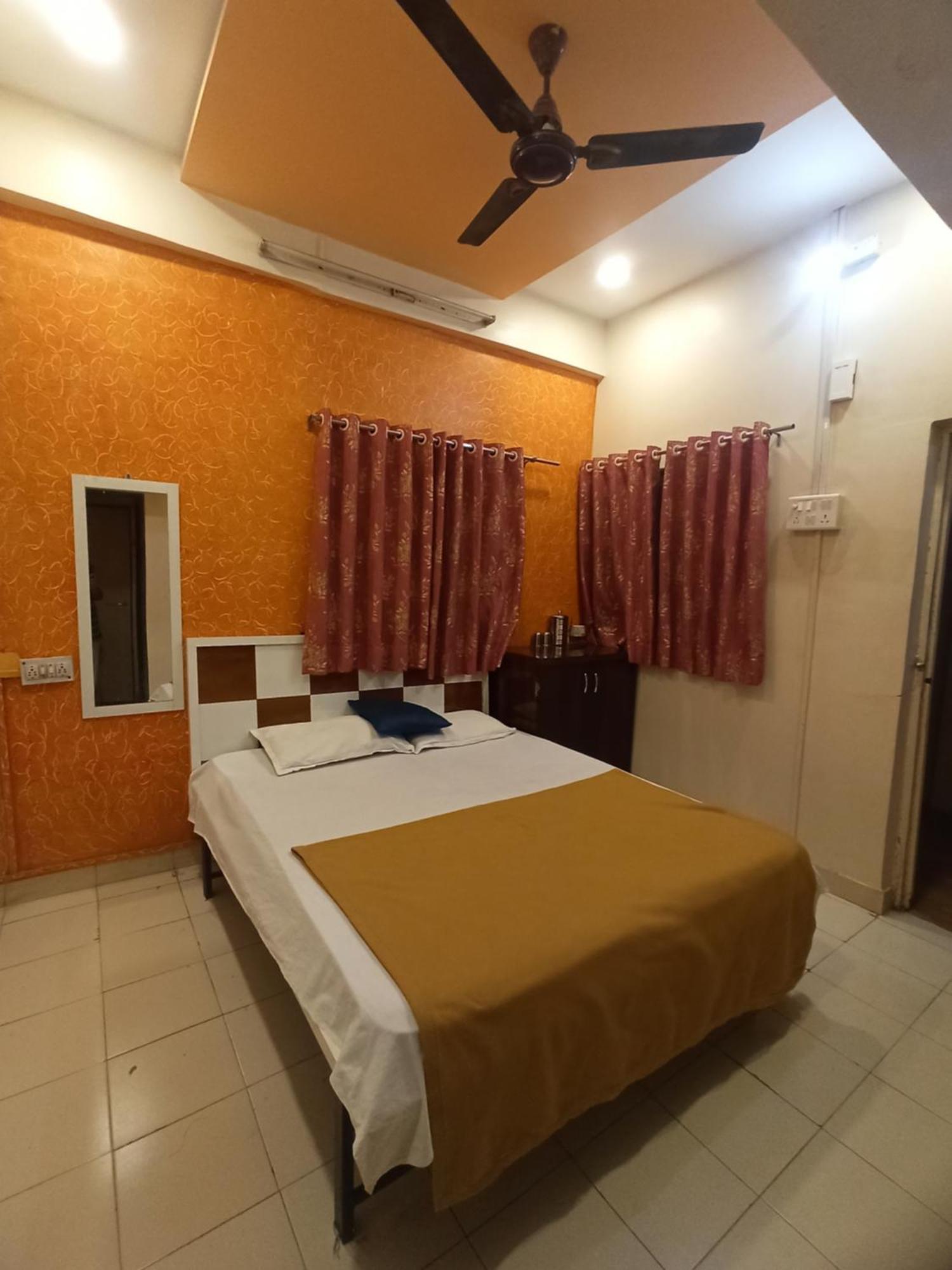 Malwade Motel Poona Buitenkant foto
